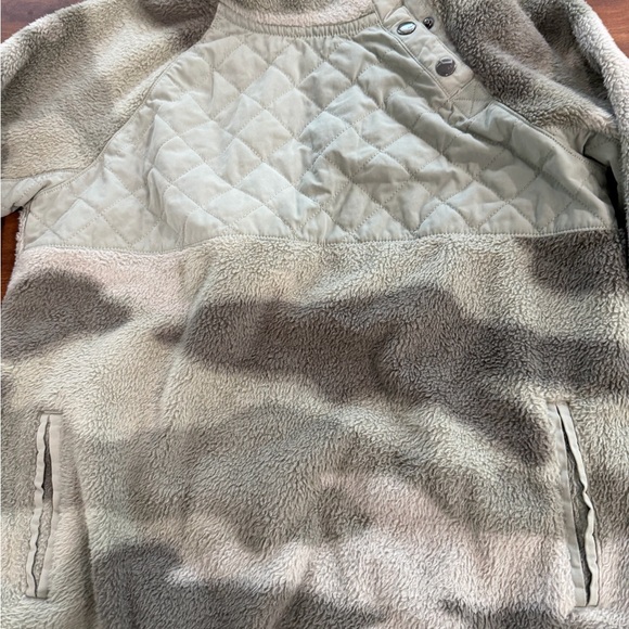 Abercrombie & Fitch Quilted Fleece Jacket - Olive - Picture 2 of 3